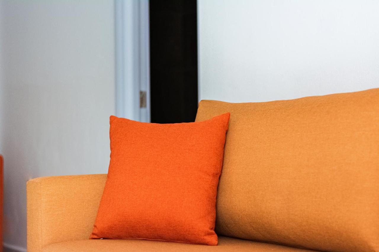 Design Suites Efharis Néa Péramos 外观 照片