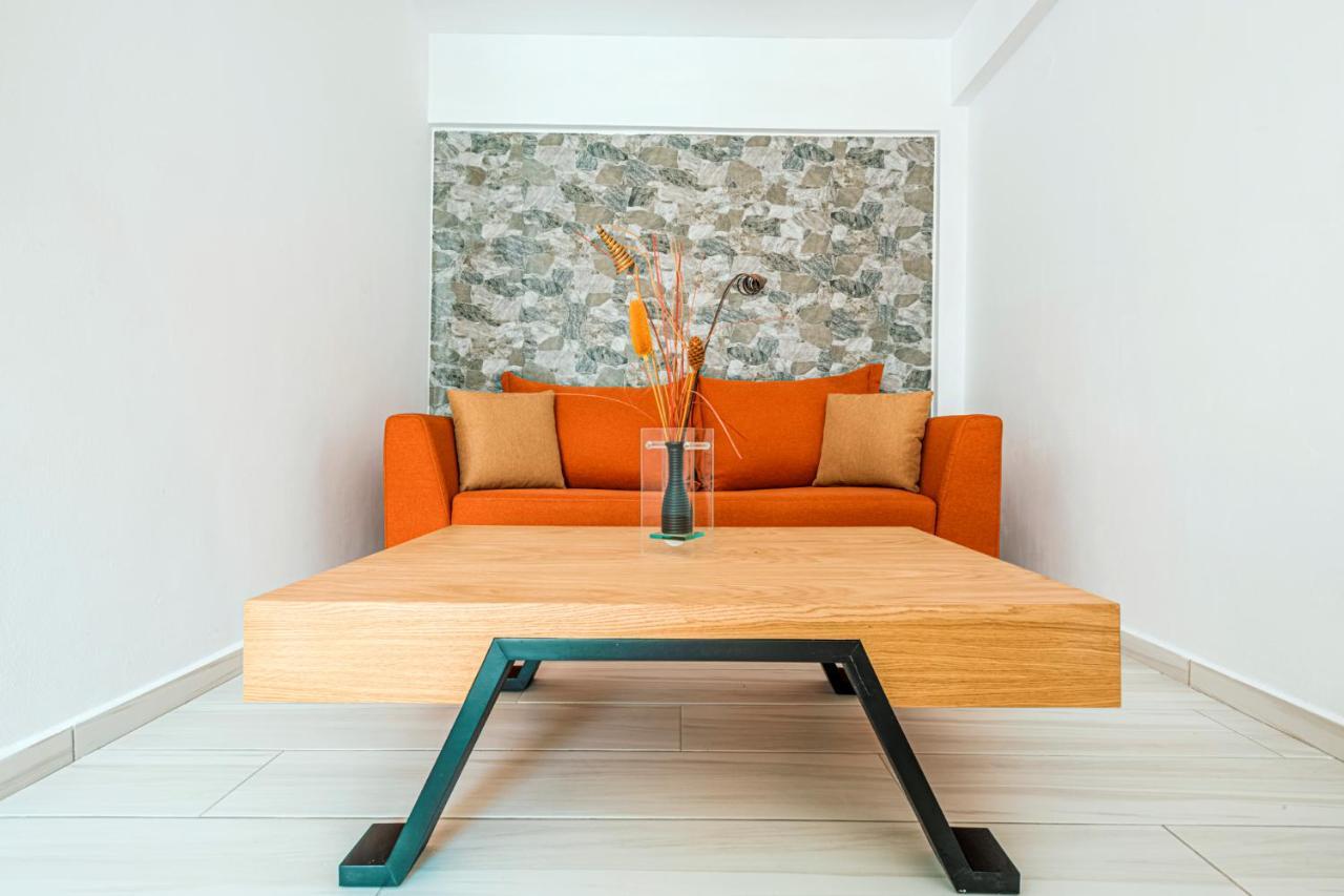Design Suites Efharis Néa Péramos 外观 照片
