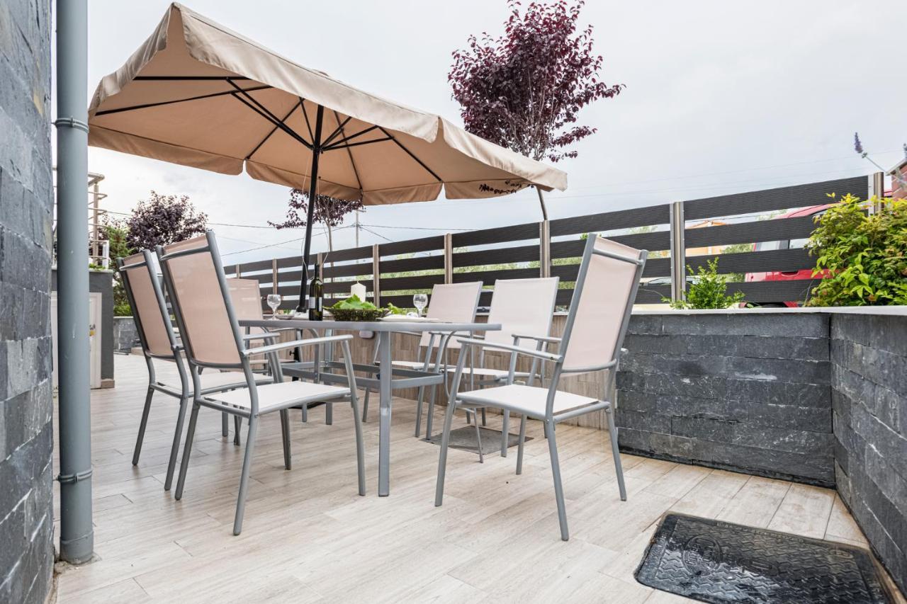 Design Suites Efharis Néa Péramos 外观 照片