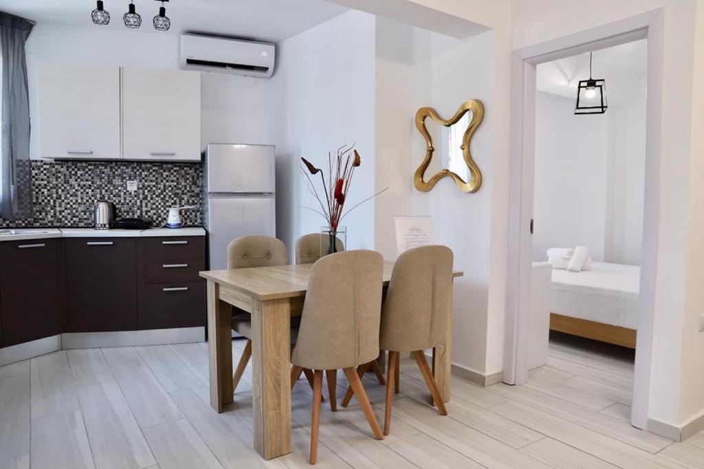 Design Suites Efharis Néa Péramos 外观 照片